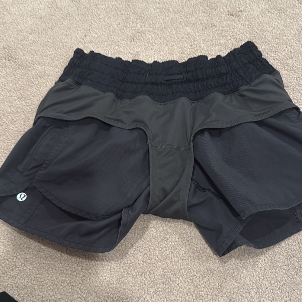 Lululemon Track Attack Shorts 6 - Picture 6 of 7